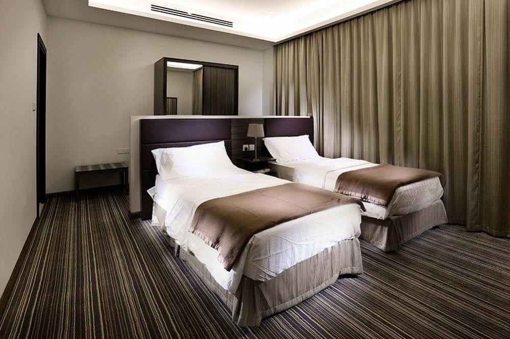 Grand Lily Hotel Suites Al-Hofuf Exterior photo
